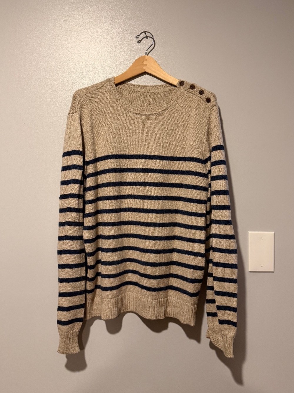 Faherty Button Shoulder Beach Crew